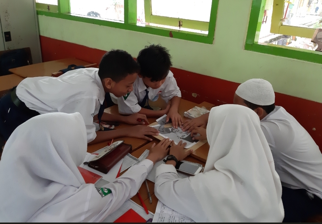 Anak-anak berkebutuhan khusus berbaur dengan siswa-siswa normal di sekolah reguler Kota Malang