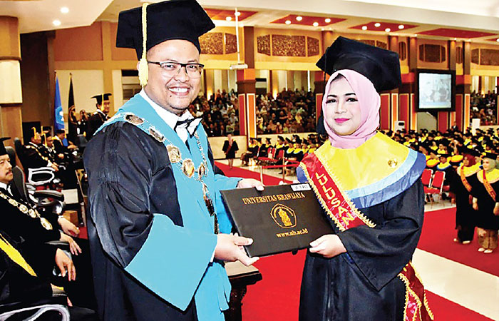 Hanna Fauziah Habibah diwisuda pada 25 Juni 2023 lalu.