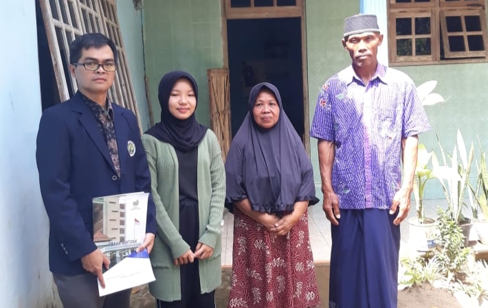 Tim dari UM melakukan verifikasi penerima KIP-K.