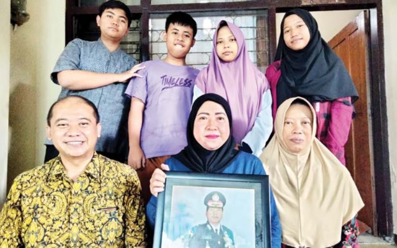 Keluarga almarhum Miran, polisi super galak yang berkesan bagi generasi lawas Arek-Arek Malang.