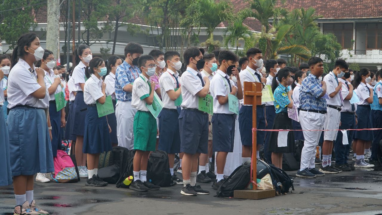 Ratusan siswa baru SMAK St Albertus (SMAK Dempo) mulai mengikuti rangkaian MPLS sejak Senin (10/7)