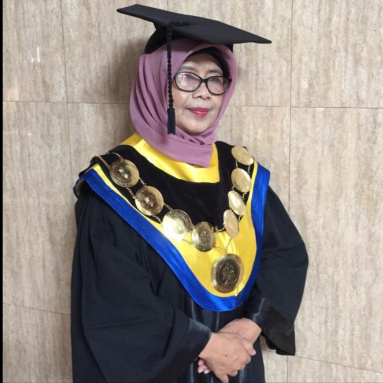 Prof Dr Dra Endang Suswati MS
