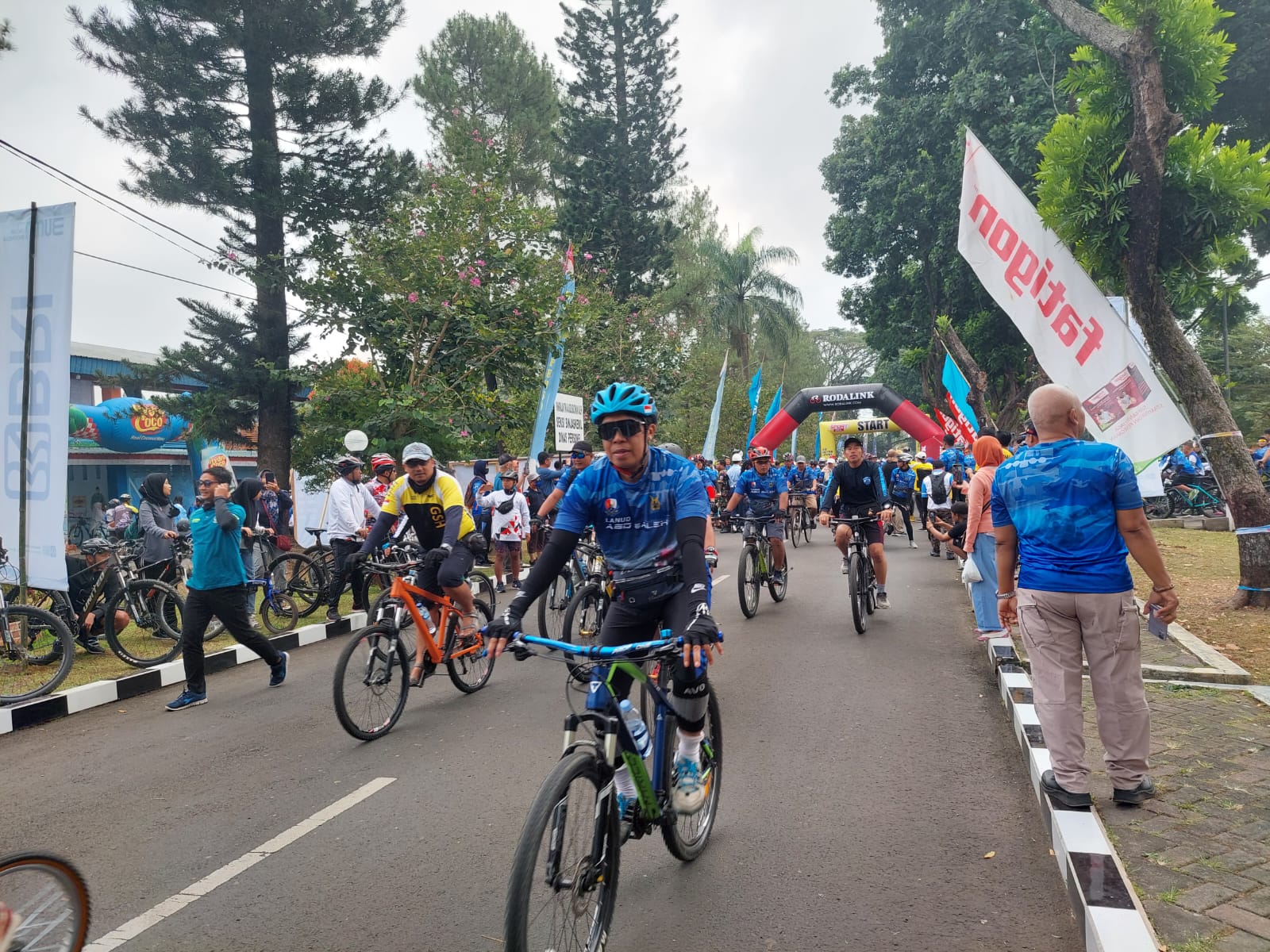 Peserta Spektakuler Fun Bike 2023 Lanud Abd Saleh berangkat dari titik start