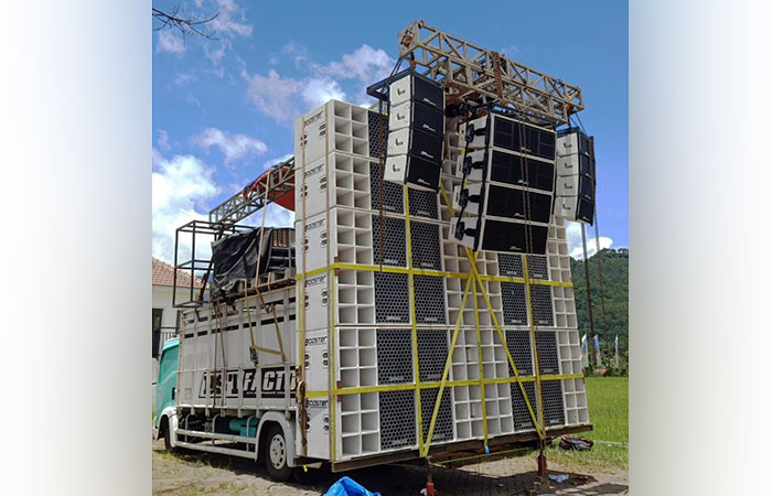 Sound system Blizzard Audio asal Talok Turen Kab Malang yang biasa digunakan untuk event cek sound maupun pertunjukan dan hajatan.