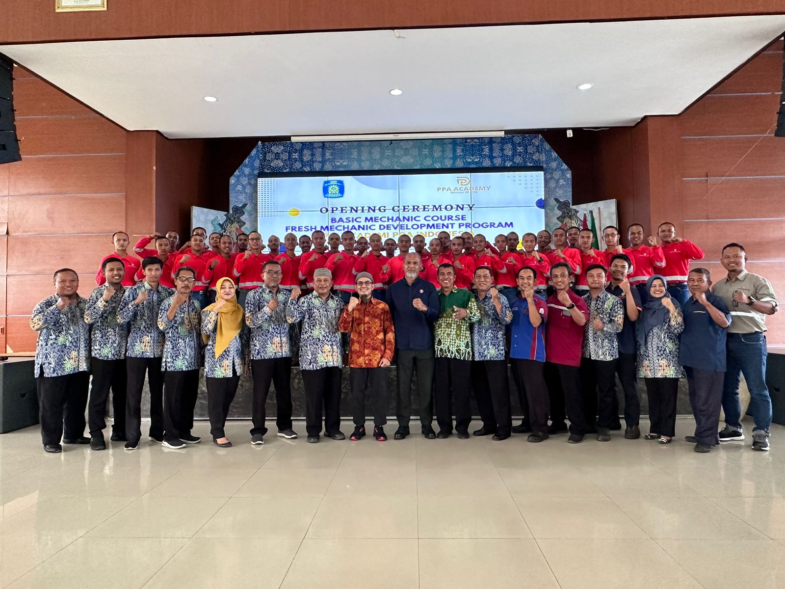 HASIL SINERGI: Kerja sama antara SMK Muhammadiyah 1 Kepanjen dan PT Akademi Putra Perkasa Abadi Indonesia untuk pelatihan karyawan baru.