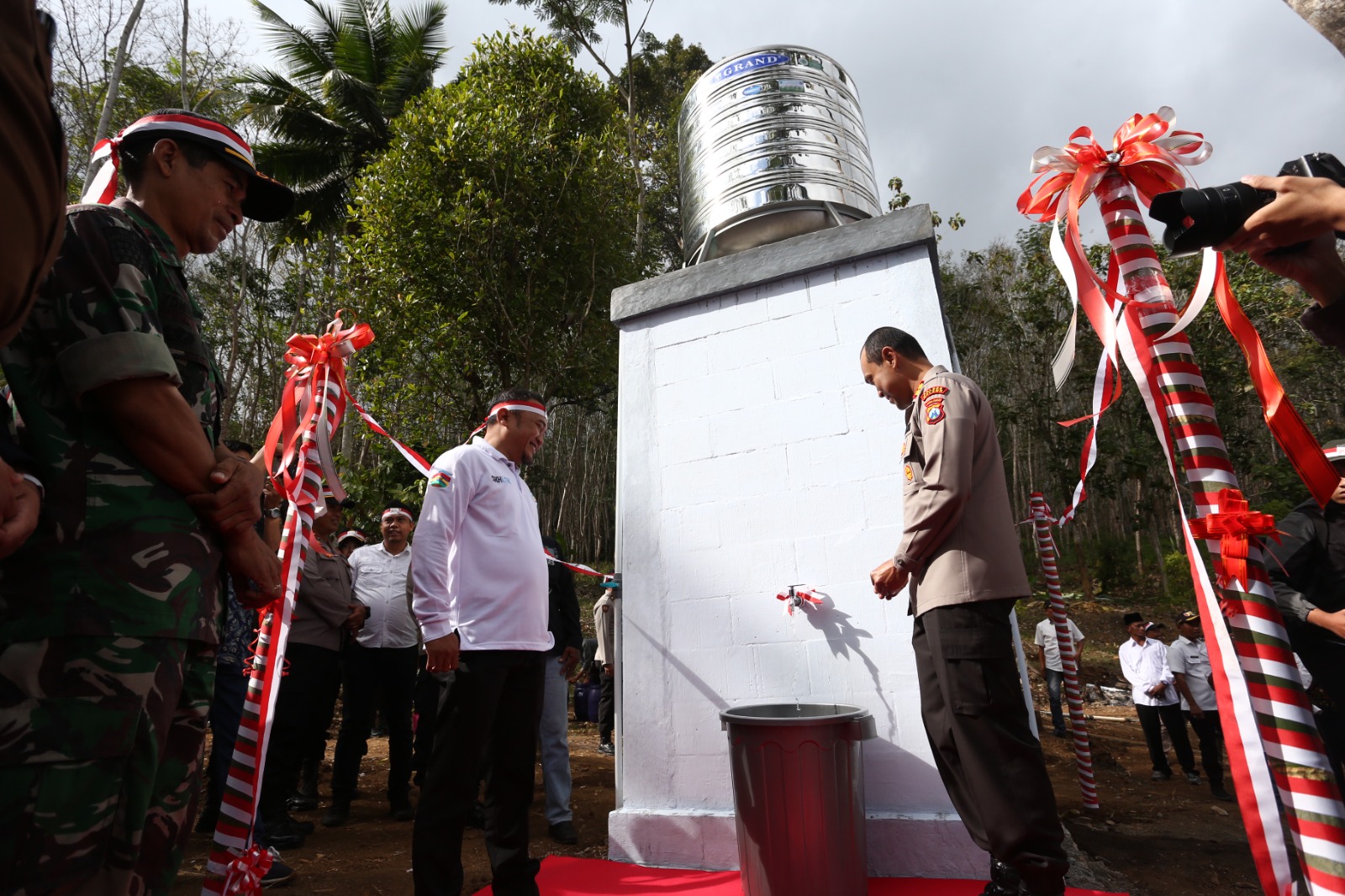 Peresmian bantuan air untuk masyarakat oleh PTPN dan Polres Malang
