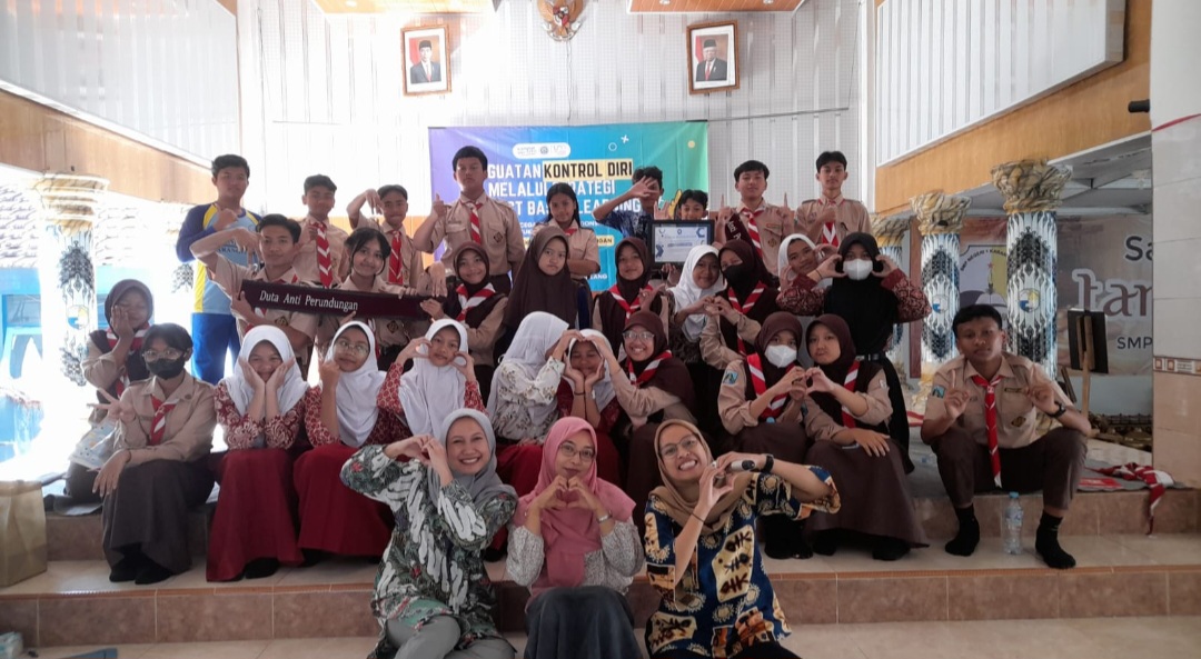 Tim pengabdian LPPM UM menekankan pentingnya relasi yang positif agar tidak terjadi toxic relationship yang bisa memicu perundungan di kalangan pelajar