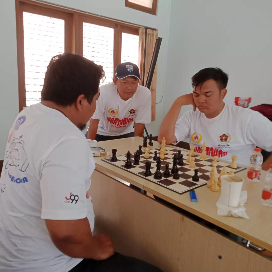 Wartawan P17ULASAN cabor catur bertanding di Gaperoma kemarin