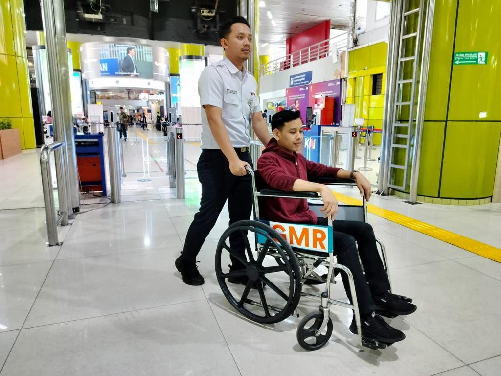 Disabilitas mendapatkan potongan harga 20 persen tiket kereta api