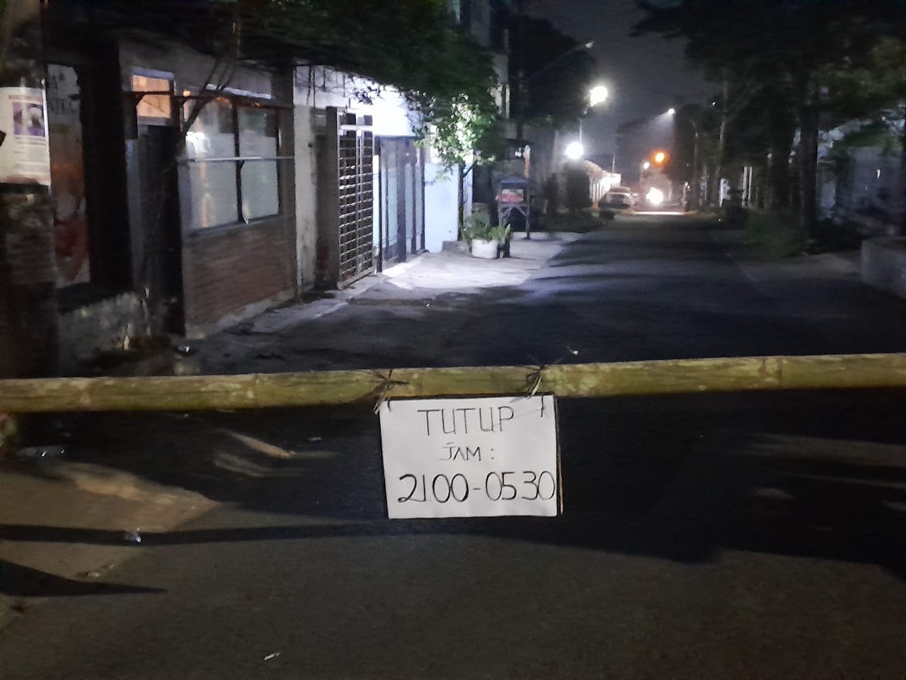 SEMPAT DITUTUP: Jalan Mustari di Kelurahan Ngaglik ketika ditutup pada 4 Septemberlalu.