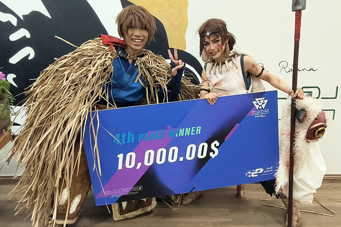 Nurul Fitria (kanan) meraih juara di Cosplay World Summit Arab Saudi, akhir Agustus lalu dengan memerankan cosplay San atau Princess Mononoke dari animasi Studio Ghibli arahan Hayao Miyazaki