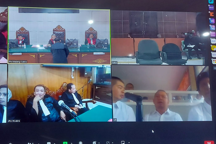 Suasana persidangan Wahyu Kenzo dan dua tersangka lain kasus ATG