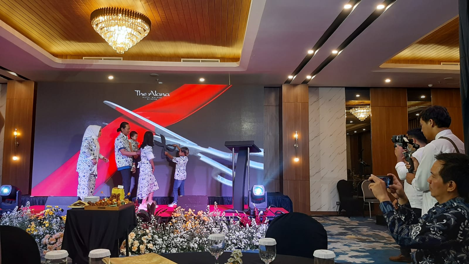 The Alana Hotel menyajikan pengalaman seru bagi semua tamu yang datang, tidak hanya kenyamanan, tetapi juga kemudahan