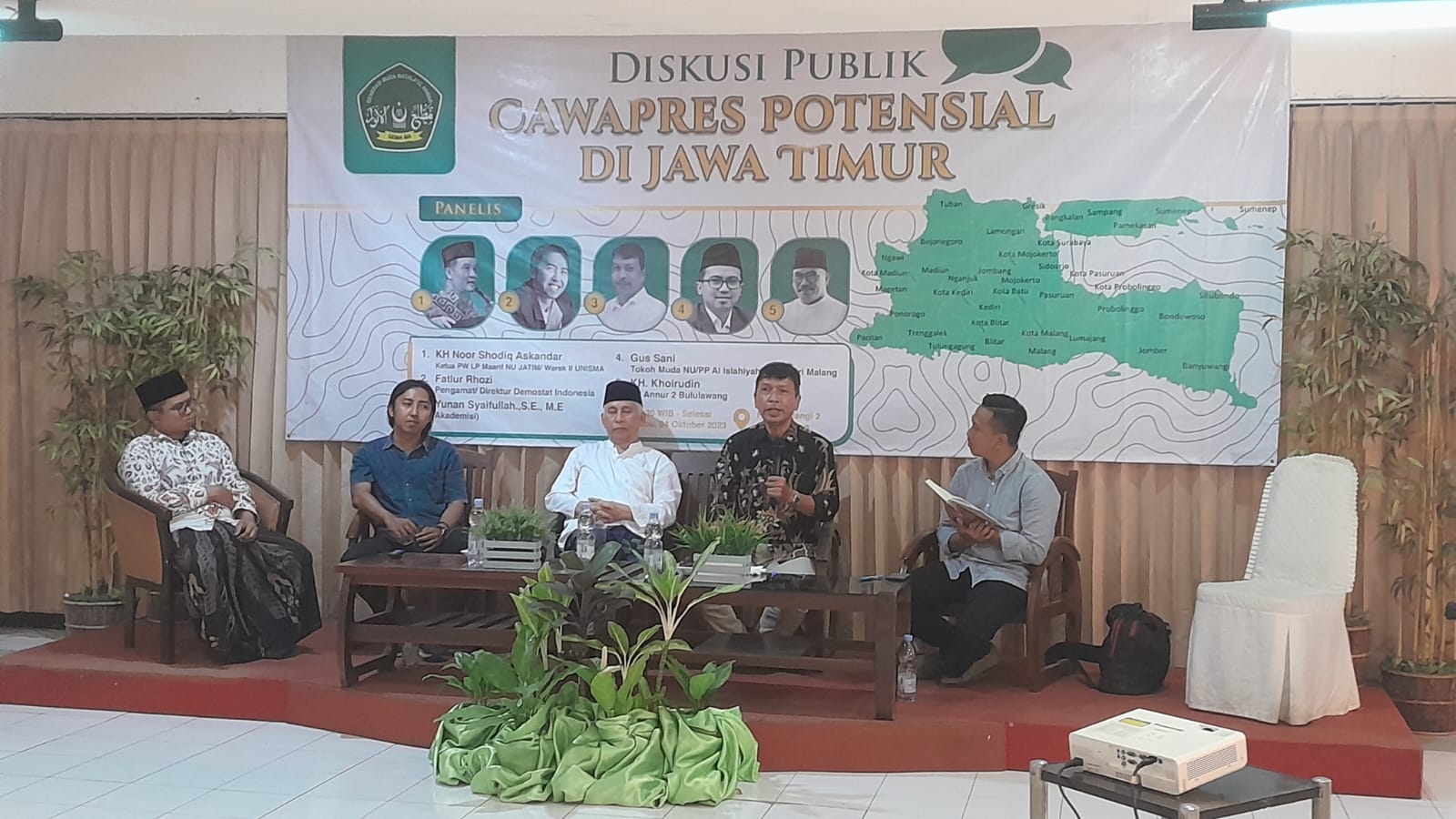 Para tokoh NU Malang Raya, akademisi, dan pakar dalam diskusi publik Cawapres Potensial di Jawa Timur, Rabu (4/10)