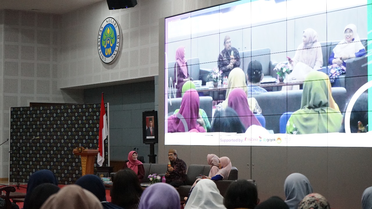 Pemaparan soal topik ramah anak dalam seminar nasional Departemen PAUD UM