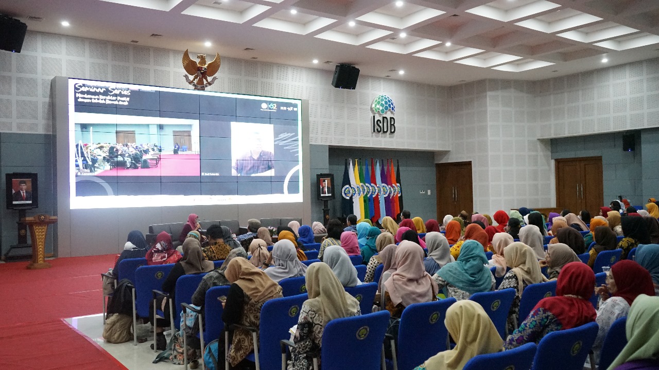 Suasana seminar nasional Departemen PAUD UM yang mengusung tema sekolah ramah anak