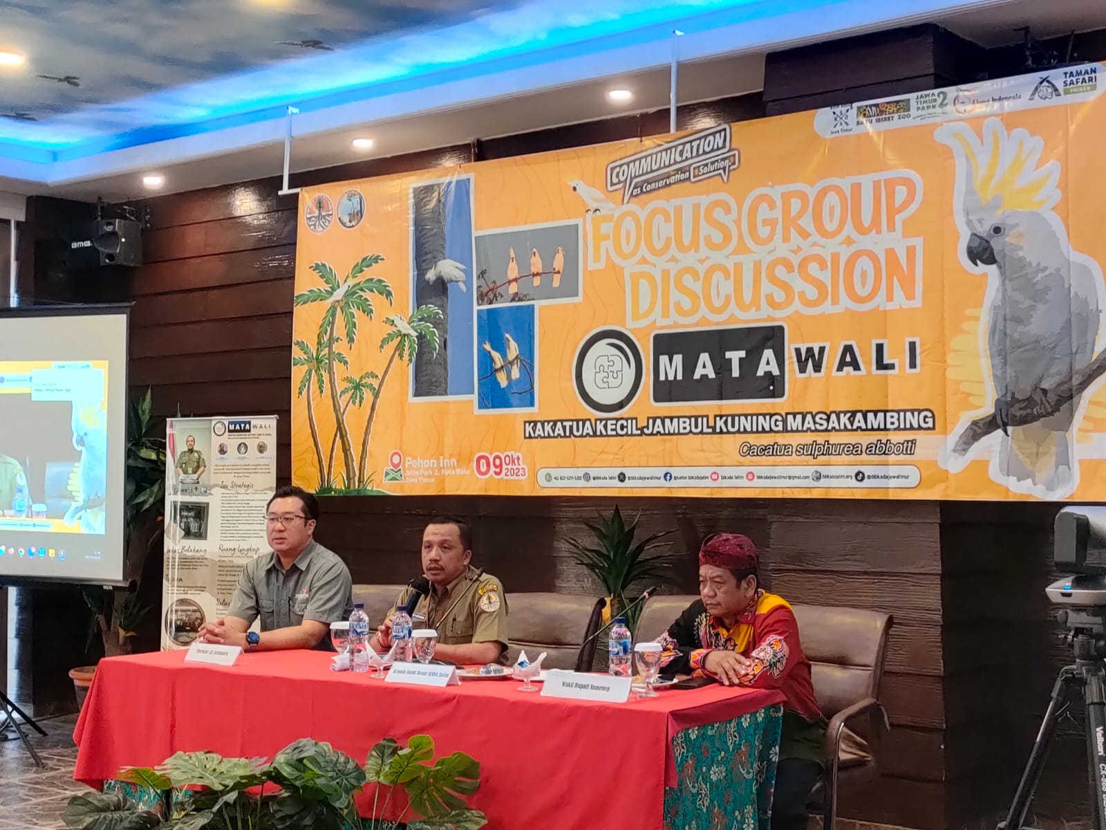 SELAMATKAN SATWA: Balai Besar Konservasi Sumber Daya Alam Jatim menggelar diskusi konservasi burung Kakak Tua Jambul Kuning di hotel Pohon Inn Jatim Park 2, (9/10)