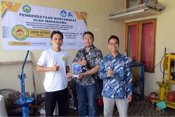 Serah terima alat pencampur media tanam otomatis, press pneumatic, serta alat sterilisasi media&nbsp;tanam&nbsp;jamur.