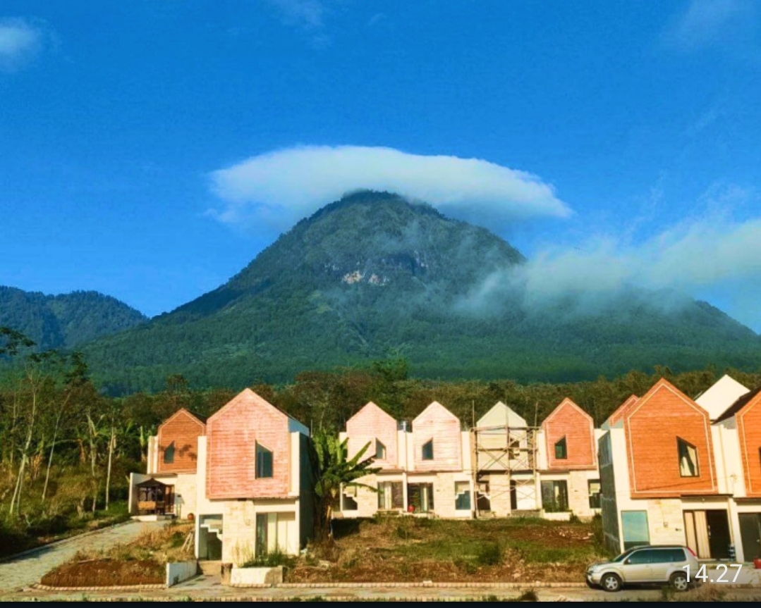 MENAWAN: Lokasi The Shafa Residence  di dekat Gunung Panderman yang sejuk.