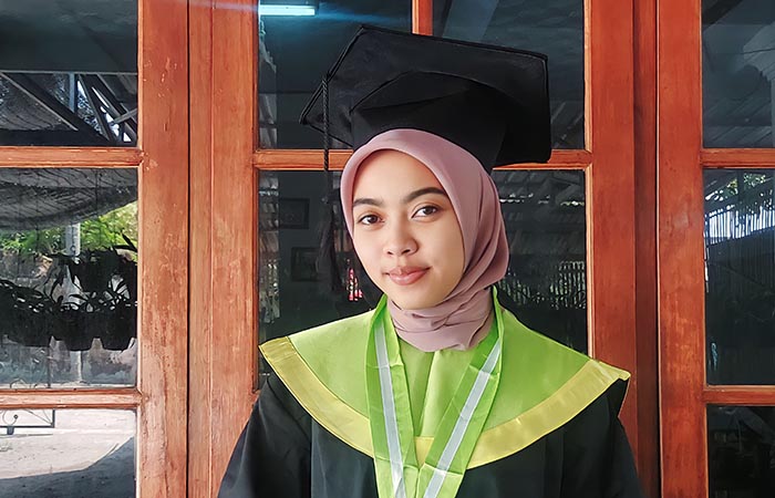 Triska Dama Yanti, mahasiswa D3 Keperawatan yang meraih IPK  3,94