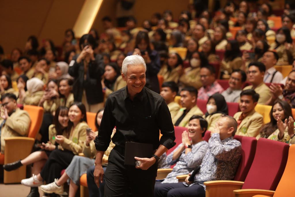 BERBAGI PENGALAMAN: Ganjar Pranowo menghadiri kuliah umum di Universitas Katholik Parahyangan Bandung, pada Rabu (11/10).