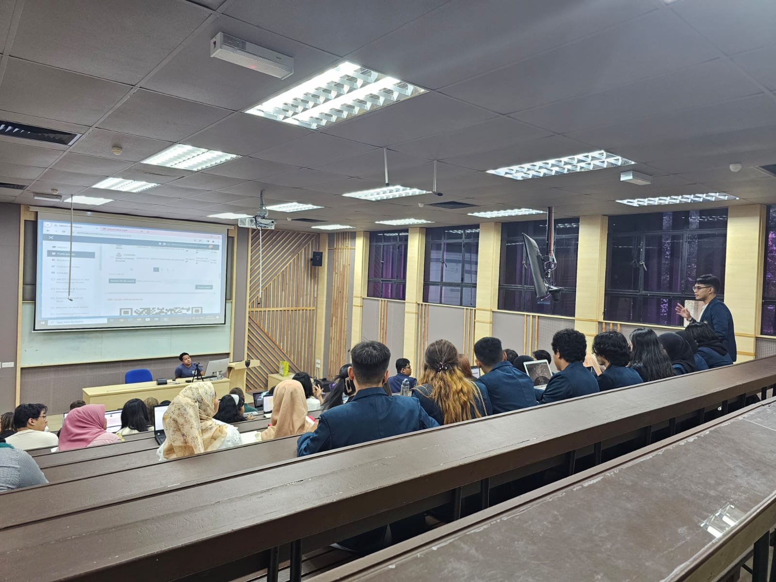 Kegiatan saat kuliah tamu di Universitas Malaya, Rabu (25/10/2023).