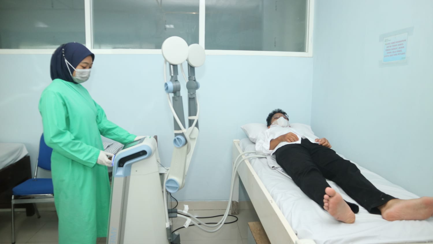 Peralatan rehab medis Rumah Sakit Prasetya Husada.