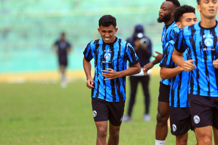 Hamdi Sula, pemain Arema FC dalam latihan bersama skuad