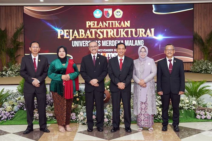 Rektor dan para Wakil Rektor UNMER Malang periode 2023-2027 bersama Ketua Umum Pengurus YPTM Malang