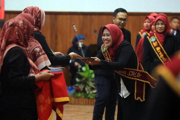 Pengukuhan guru PPG di UMM.