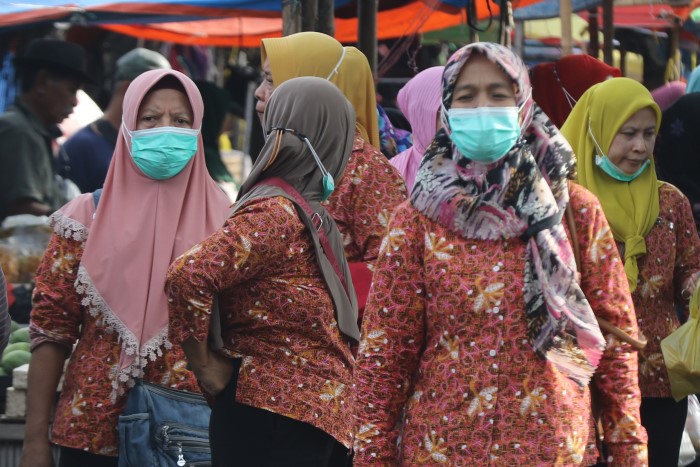 Ilustrasi buruh pabrik rokok pulang kerja, di Blimbing Kota Malang