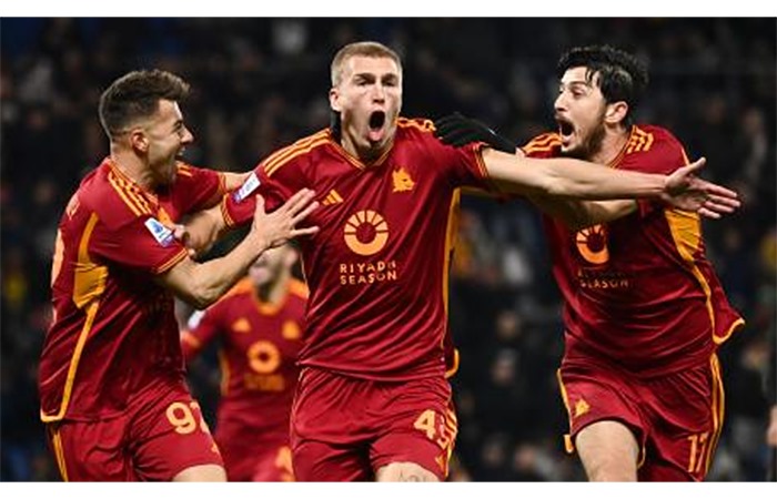 Rasmus Kristensen usai mencetak gol untuk kemenangan AS Roma 2-1 atas Sassuolo