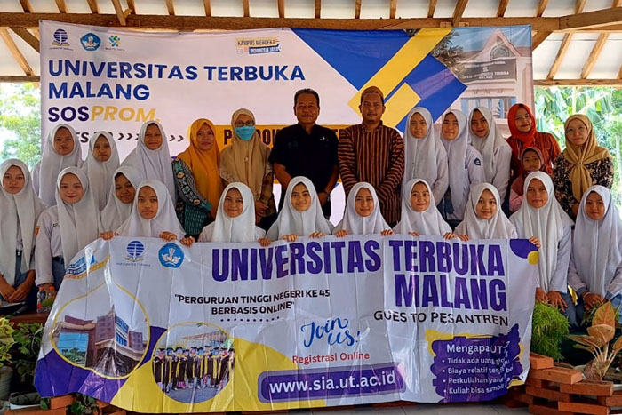 UT Malang bersama santri Ponorogo