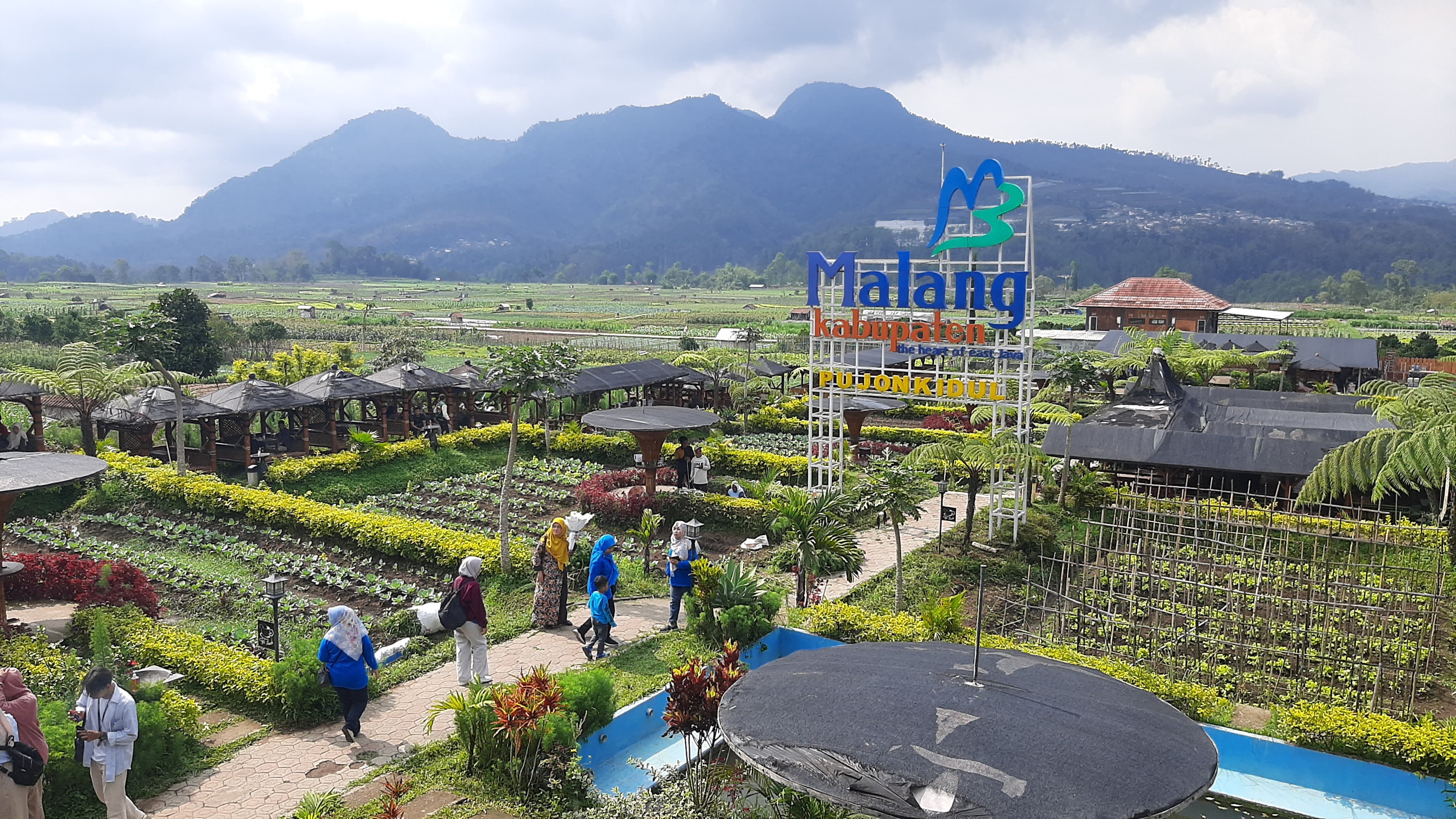 Pemandangan desa wisata Pujon Kidul yang memikat