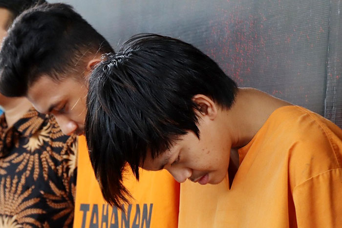 Dua tersangka yang jual istri via prostitusi online ditangkap di Kepanjen Kabupaten Malang