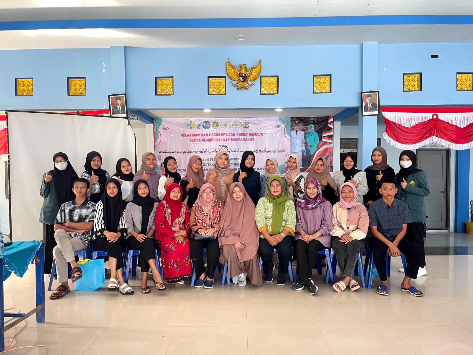 PENGABDIAN: Poltekkes Kemenkes Malang bersama remaja Desa Gedog Wetan, Turen bersinergi menurunkan angka kematian ibu dan bayi. (Poltekkes Kemenkes Malang for Radar Malang)