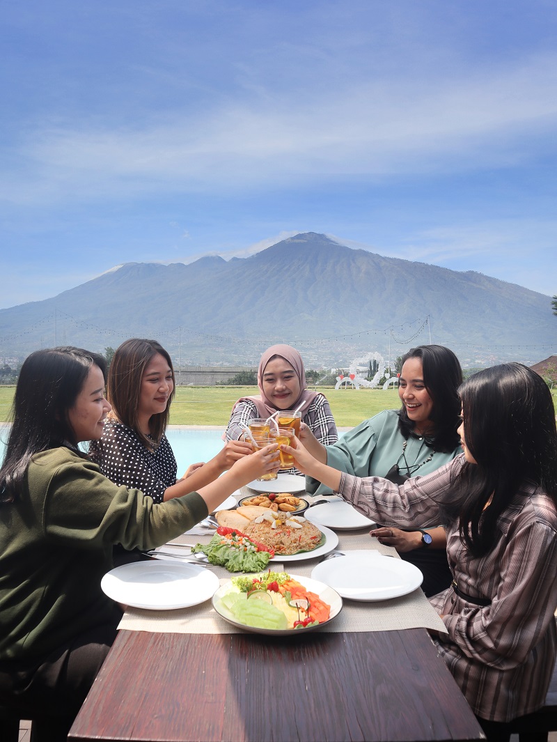 Nikmati kebersamaan bersama teman terbaik hanya di Kusuma Agrowisata