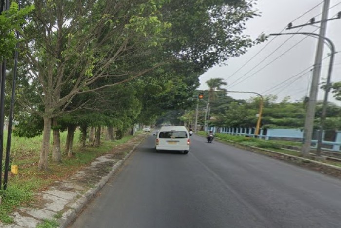 Jalan di kawasan Arjowinangun depan Balai Uji KIR Kota Malang. Pasar terpadu akan dibangun di kawasan Kelurahan Arjowinangun
