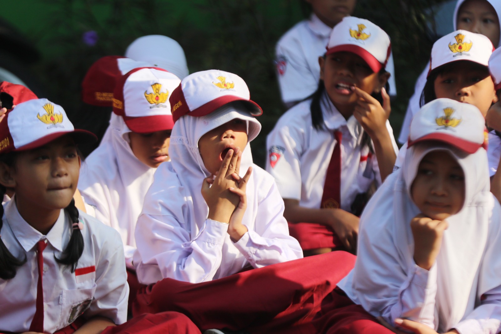 Siswa SDN 1 Pakisaji Kabupaten Malang dalam sebuah kegiatan. Pemerintah pusat terus menambah bantuan operasional sekolah di Malang Raya.