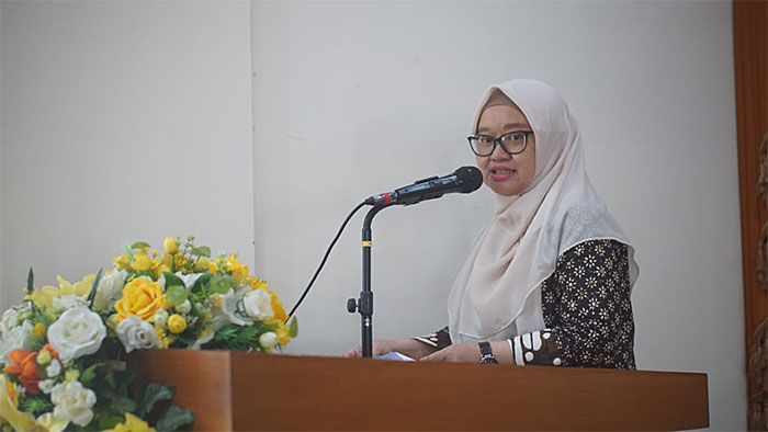 Dr Emma Budi Sulistiarini ST MT  (Koordinator MD FORHATI KOTA MALANG) yang juga dosen Teknik Industri&nbsp;FT&nbsp;UWG.