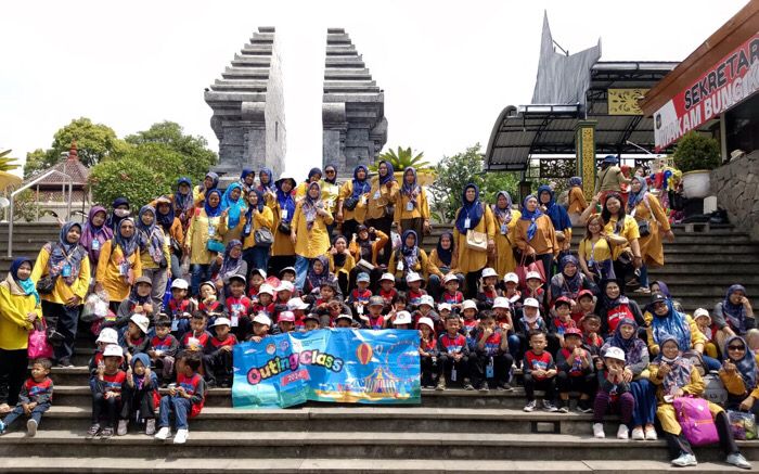 Kegiatan Outing Class bersama seluruh siswa, guru, wali murid, dan komite TK Dharmawanita 03 Malang, beberapa waktu lalu.