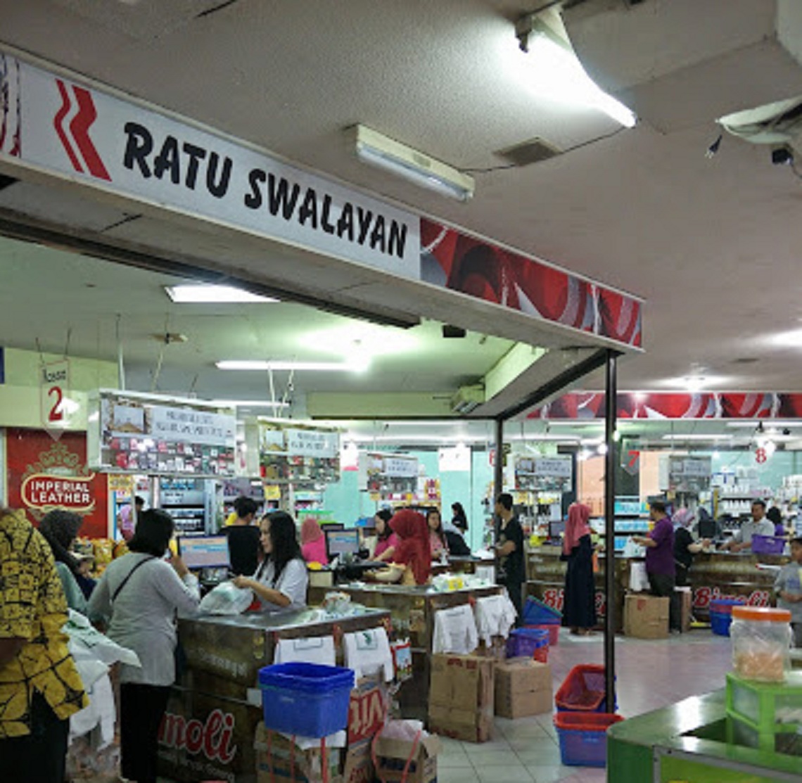 Tampak dalam Ratu Swalayan. (istimewa)