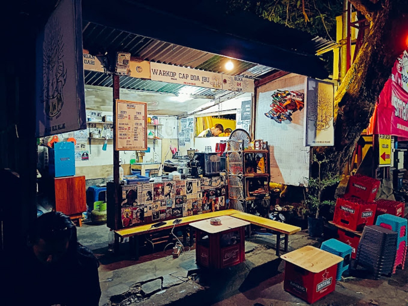 Warkop Doa Ibu. (Nadiatus/Radar Malang)
