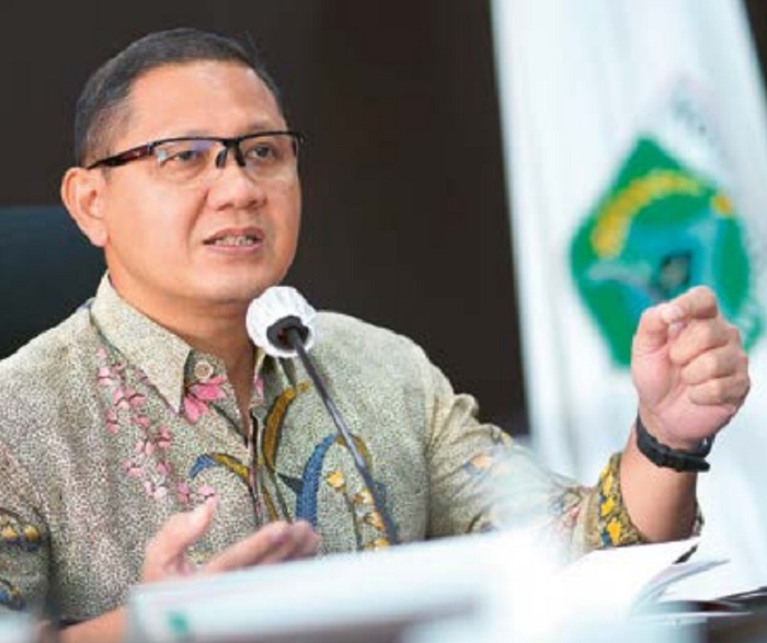 FOKUS SDM: Kepala Dinas Pendidikan Provinsi Jawa Timur Aries Agung Paewai di Pasar Induk Among Tani Kota Batu kemarin (26/2).