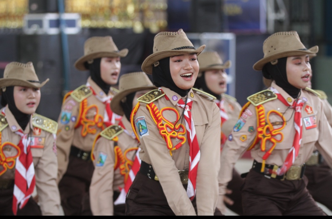 Salah satu tim dalam LKBB Trimatra 2024 di SMKN 6 Malang menunjukkan kemampuan di depan dewan juri