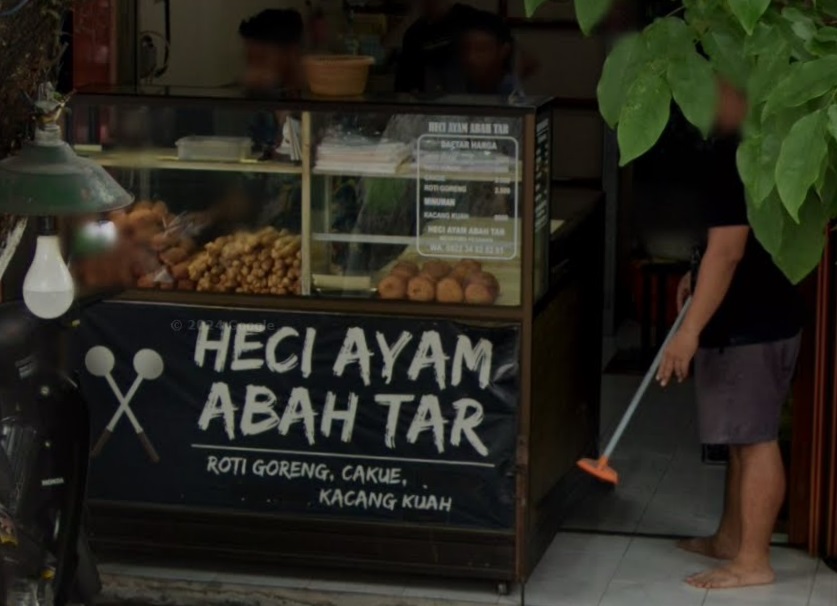 Ada yang menyebut heci, namun kebanyakan penutur bahasa Malangan memakai istilah weci untuk gorengan ini