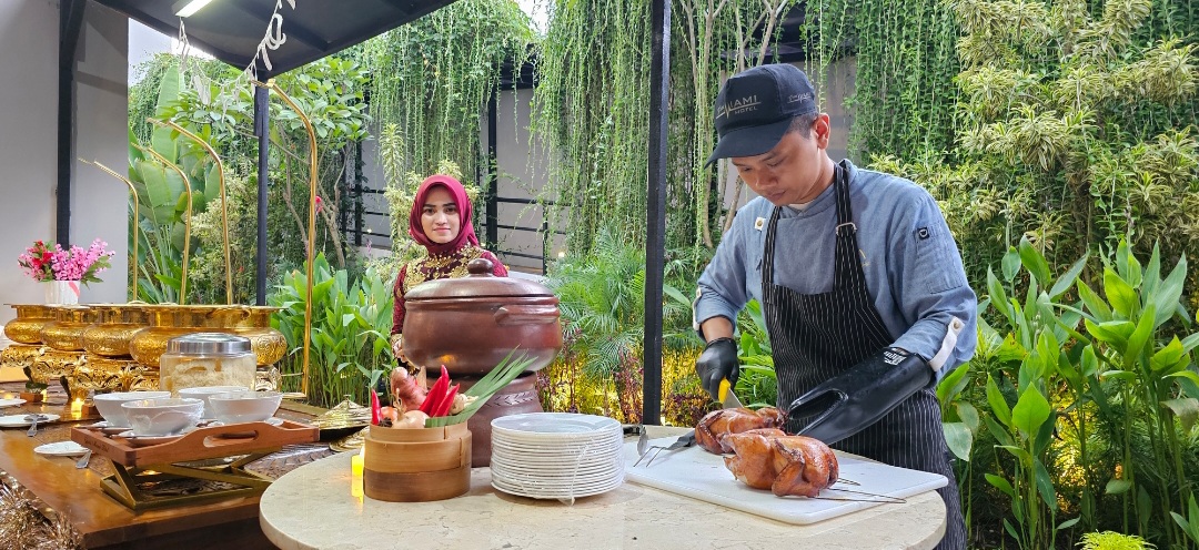 Ayam gentong khas Sleman menjadi special iconic menu di iftar buffet tahun ini.
