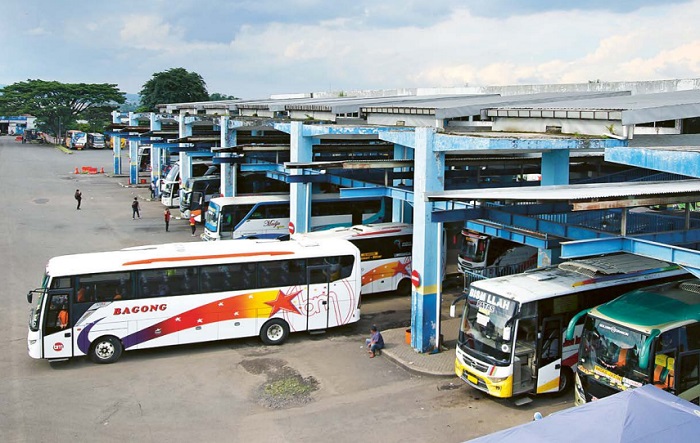 BANYAK TITIK: Terminal Arjosari bakal diperbaiki setelah Lebaran. Kementerian Perhubungan kabarnya akan mengucurkan dana hingga Rp 24 miliar.