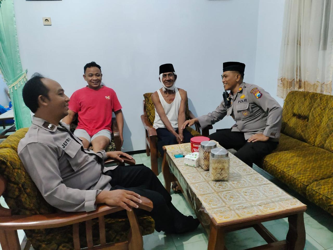 Korban kecelakaan di Bantur Malang yang viral disambangi polisi. Kondisi kesehatan korban masih perlu pemulihan