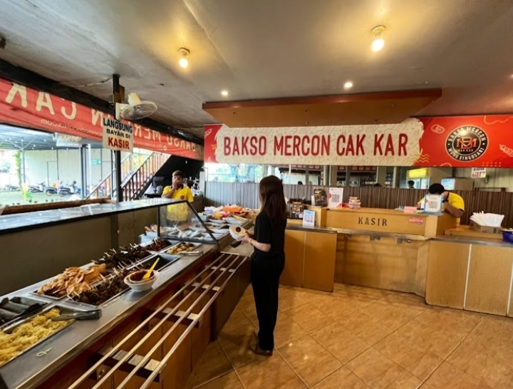 Salah satu penjual bakso mercon di Kota Malang. (Istimewa)